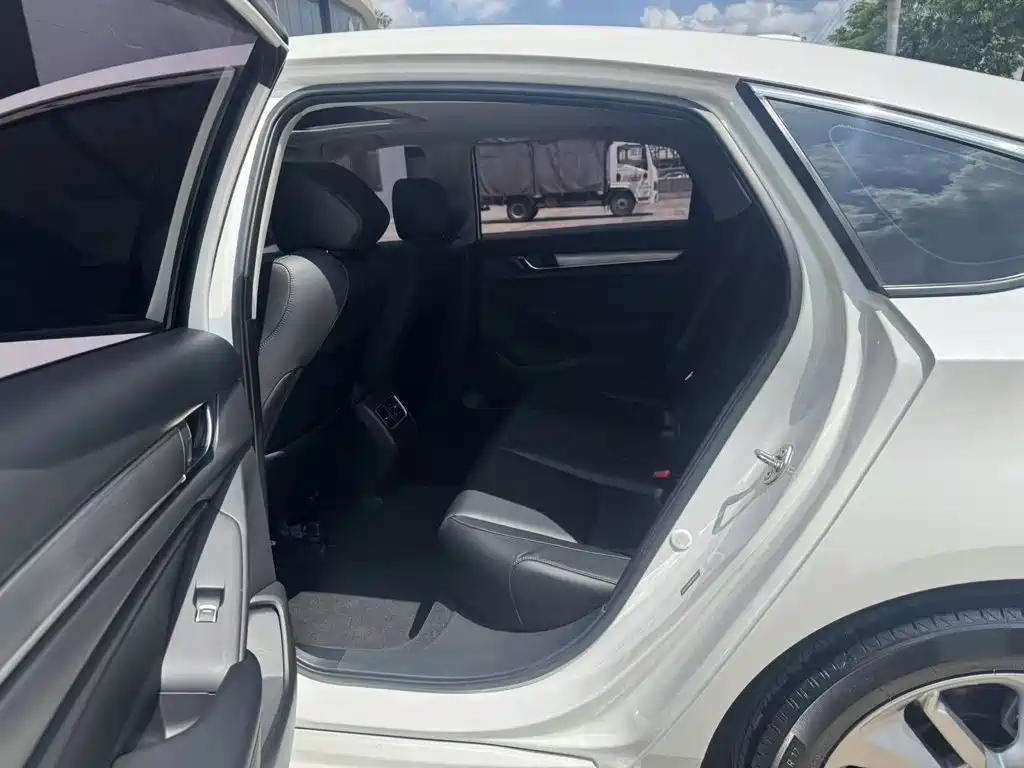 Honda Accord — миниатюра 19
