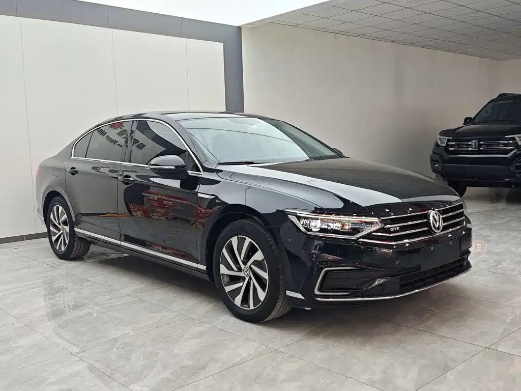 VOLKSWAGEN MAGOTAN GTE PLUG IN HYBRID