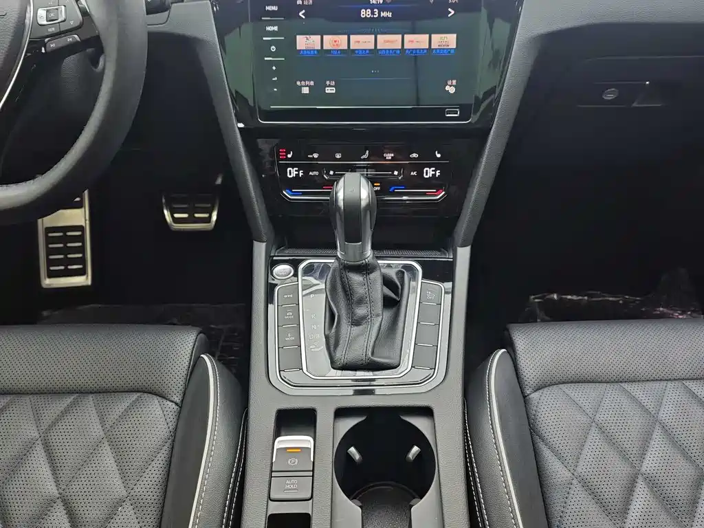 VOLKSWAGEN MAGOTAN GTE PLUG IN HYBRID