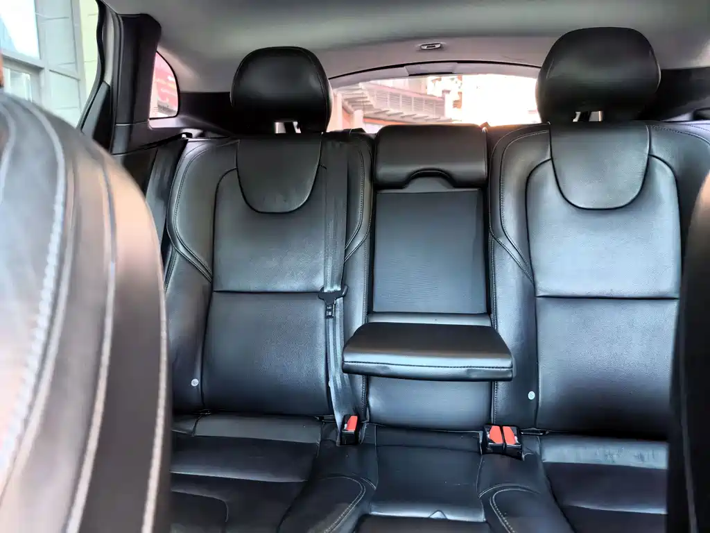 Volvo V40 — миниатюра 12