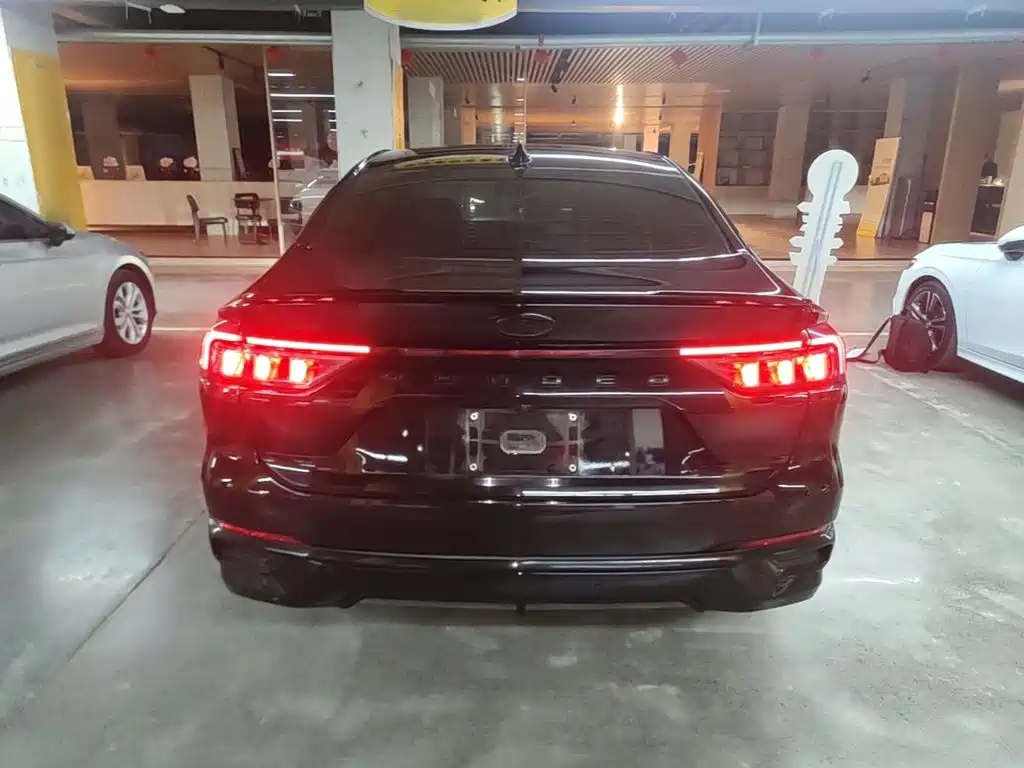 Ford Mondeo — миниатюра 6