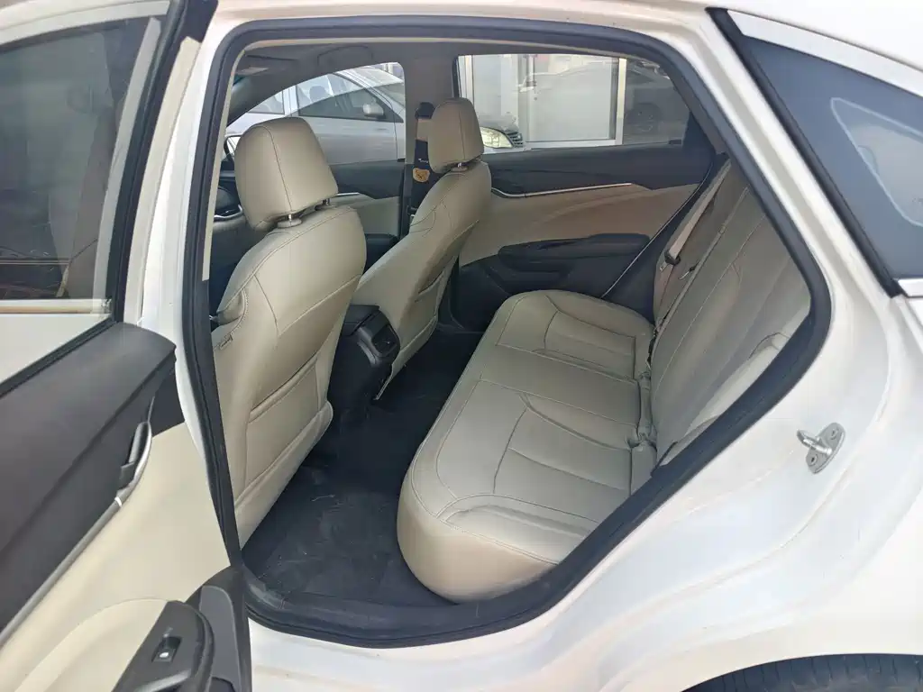 Buick Excelle — миниатюра 6