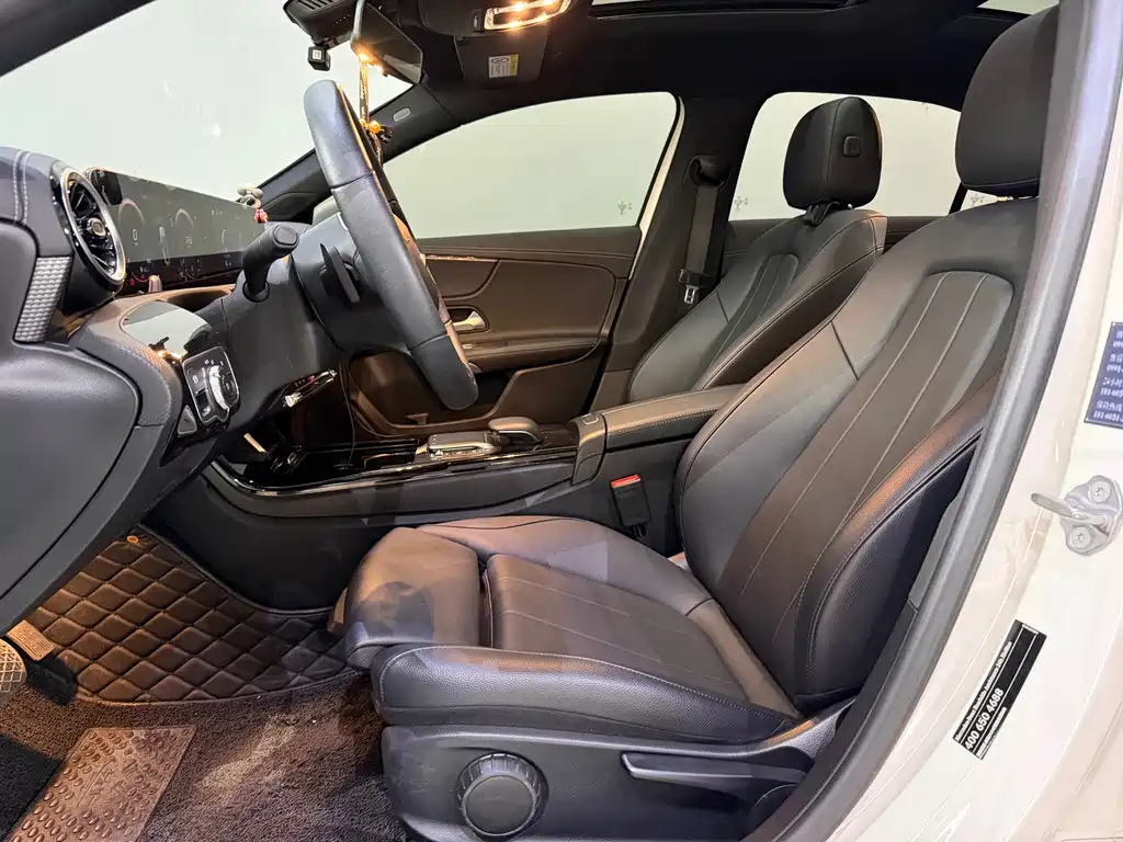 Mercedes-Benz A-Class — миниатюра 6