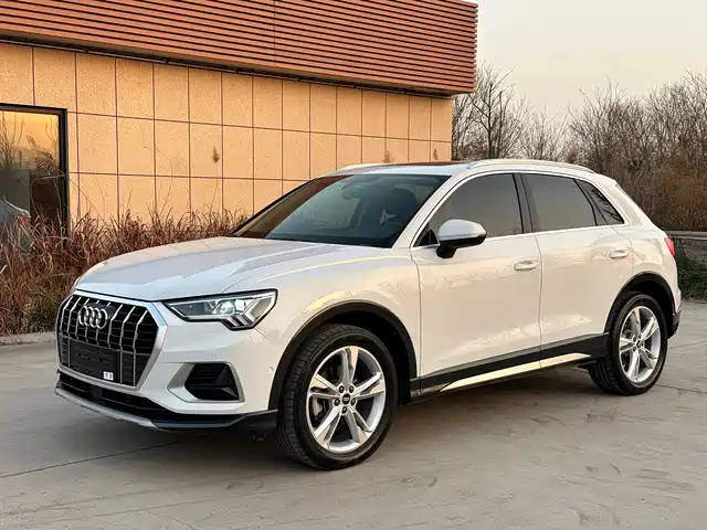 AUDI Q3 2021