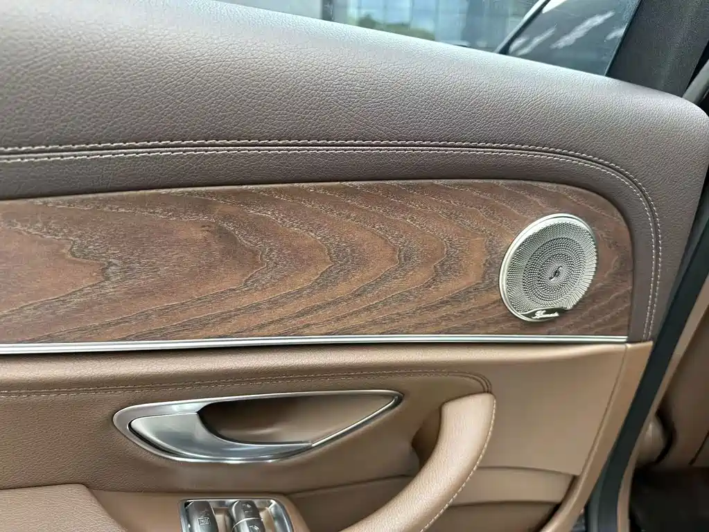 Mercedes-Benz E-Class — миниатюра 19