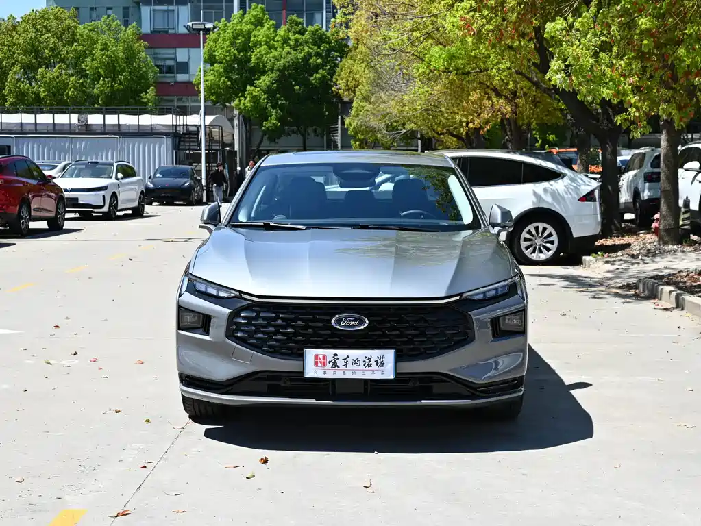 Ford Mondeo 2025 2.0T EcoBoost Luxury