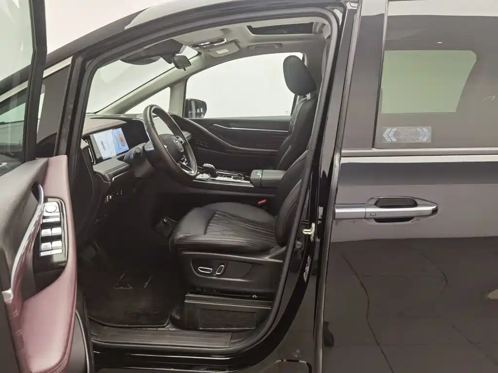 GAC Motor Trumpchi M8 — миниатюра 10