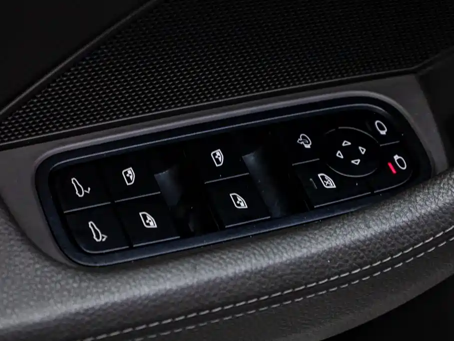 Porsche Panamera — миниатюра 20