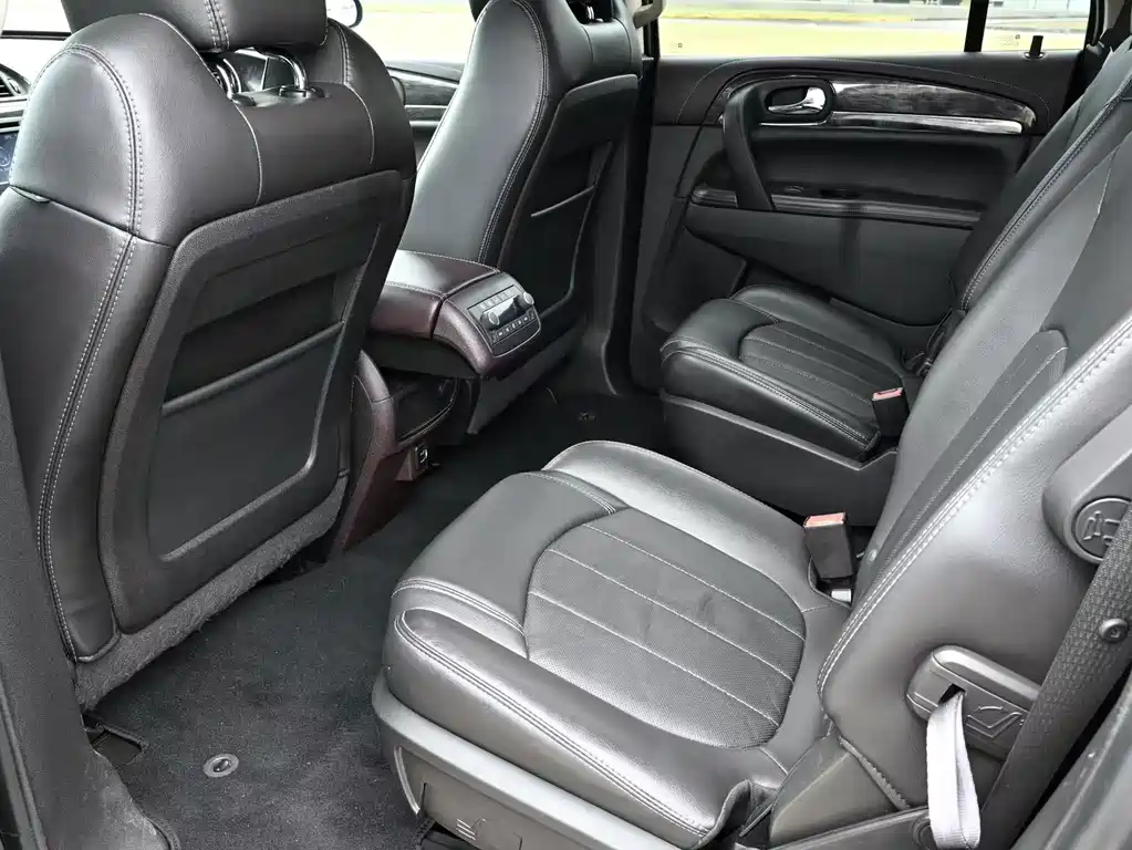 Buick Enclave — миниатюра 7