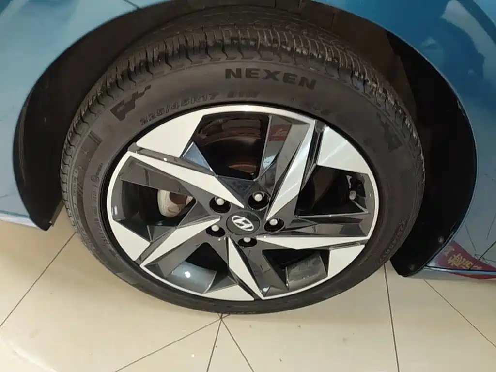 Hyundai Elantra — миниатюра 25