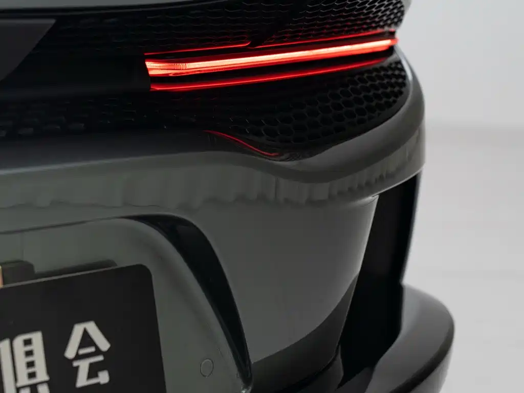 McLaren GT — миниатюра 7
