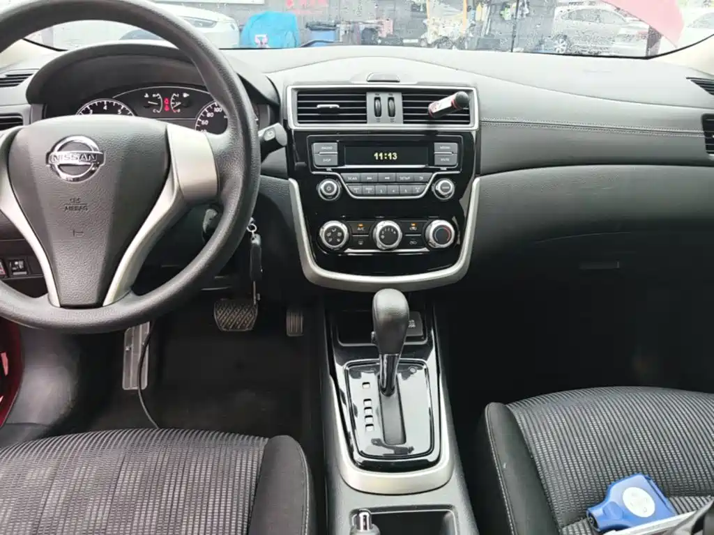 Nissan Tiida — миниатюра 14