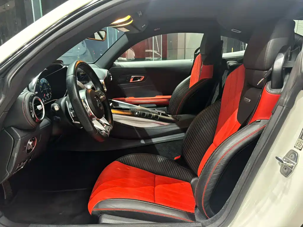 MERCEDES-BENZ AMG GT