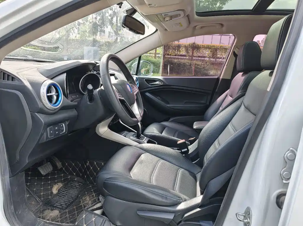 BYD Yuan EV — миниатюра 5