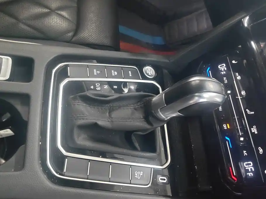 Volkswagen Magotan PHEV — миниатюра 16