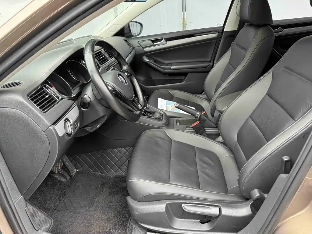 Volkswagen Sagitar — миниатюра 3