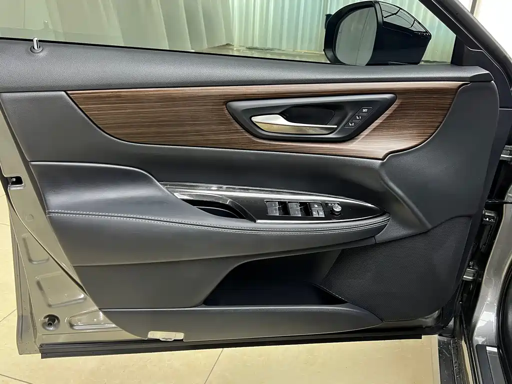 Toyota Crown 2024 2.5L