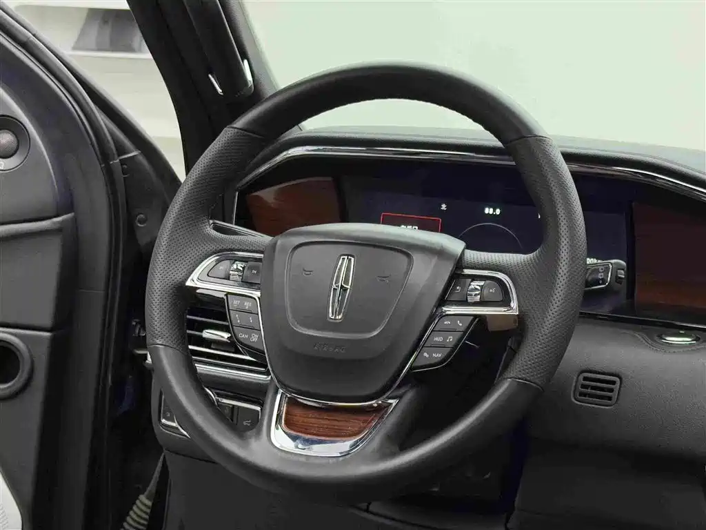 Lincoln Navigator — миниатюра 14