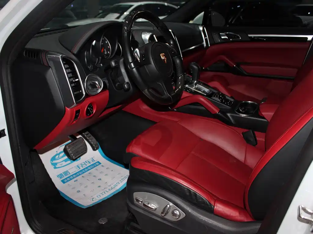Porsche Cayenne 2014 Cayenne Platinum Edition 3.0T