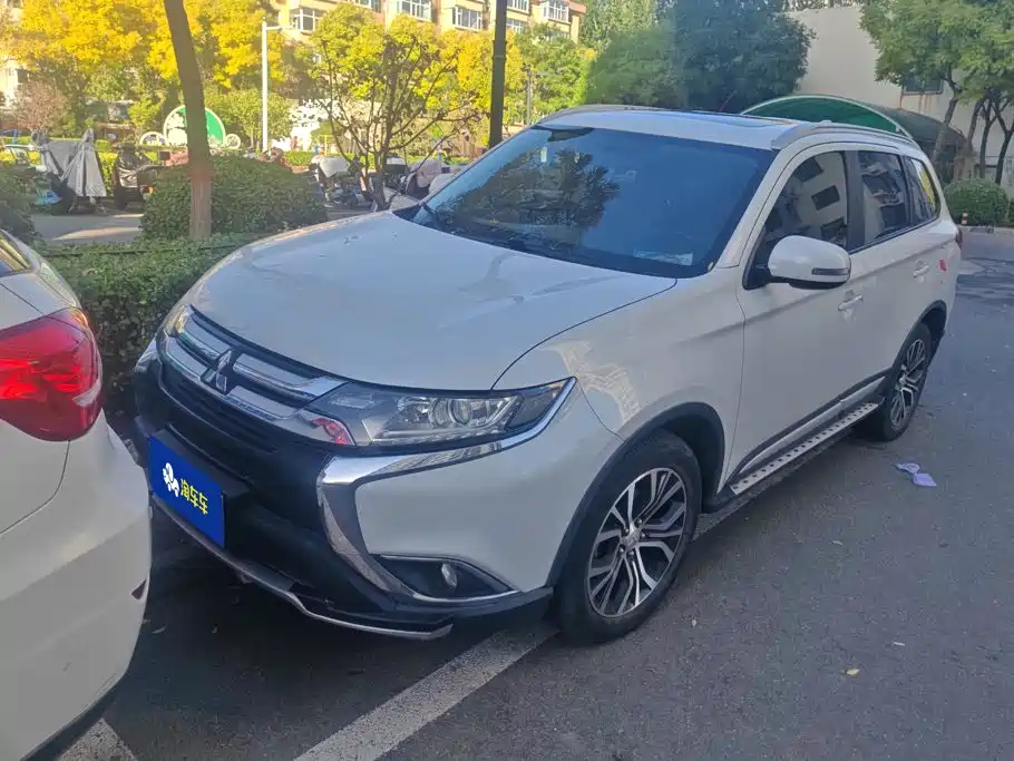 Mitsubishi Outlander — миниатюра 2