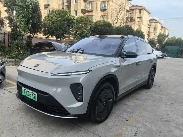 2023 Nio ES8