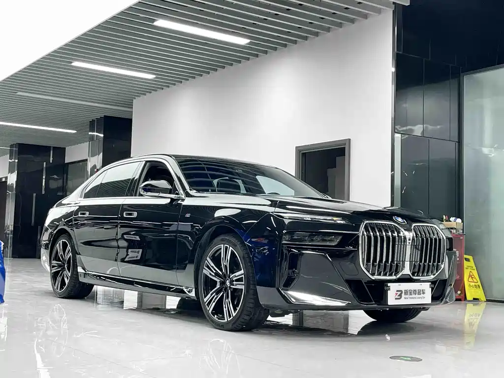 BMW 7 Series — миниатюра 3