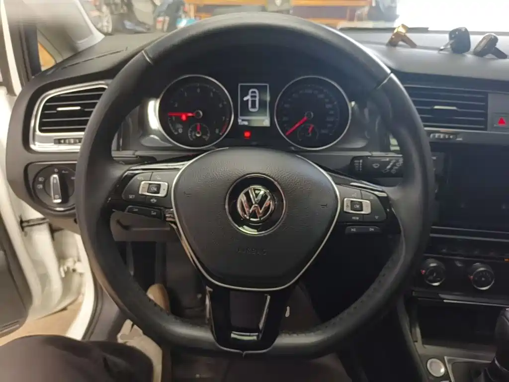 Volkswagen Golf — миниатюра 11