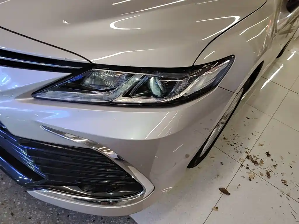 Toyota Camry — миниатюра 24