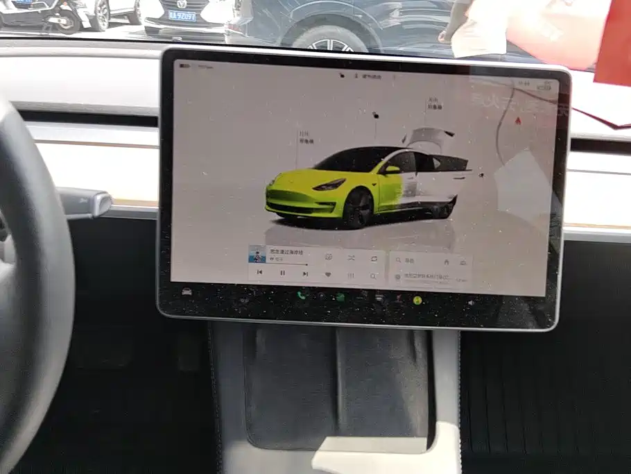 Tesla Model 3 — миниатюра 13