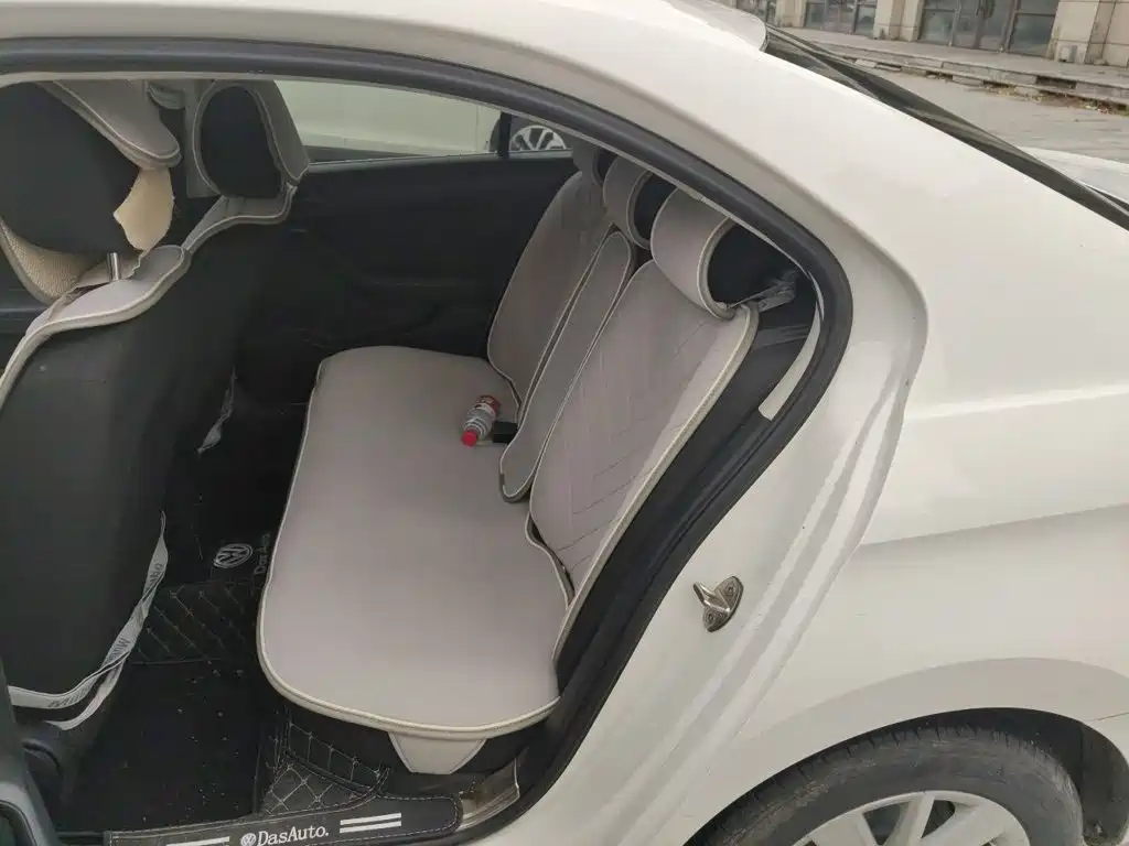 Volkswagen Jetta — миниатюра 13