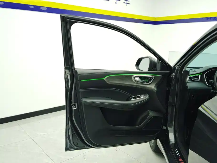 Roewe RX5 — миниатюра 7