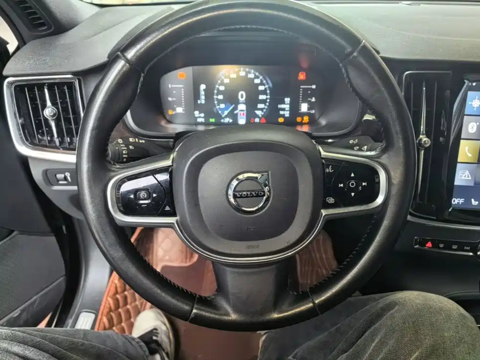 Volvo S90 — миниатюра 11