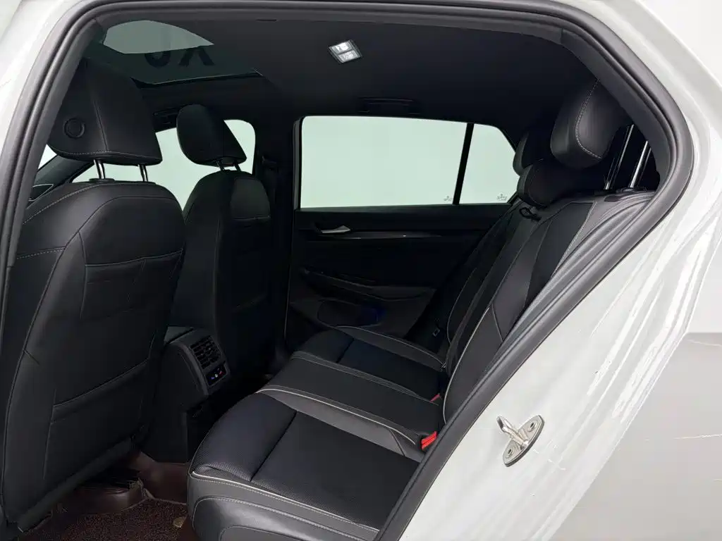 Volkswagen Golf — миниатюра 17