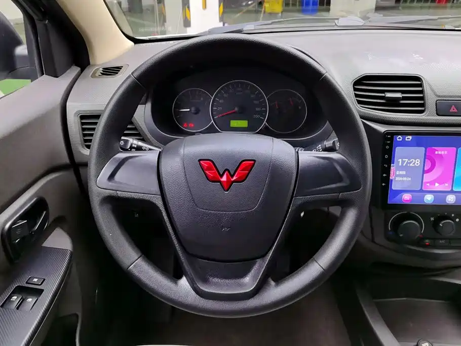 Wuling Hongguang — миниатюра 15