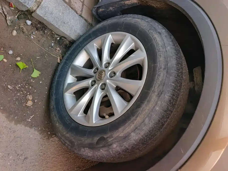 Buick Envision Plus — миниатюра 6
