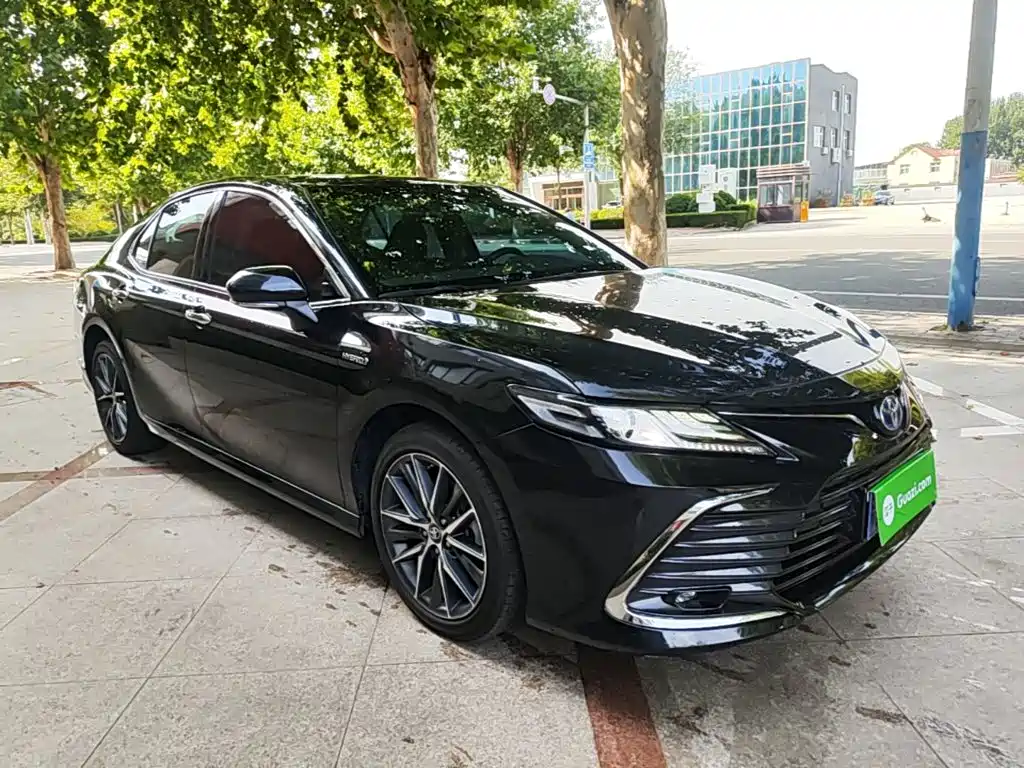 Toyota Camry — миниатюра 4