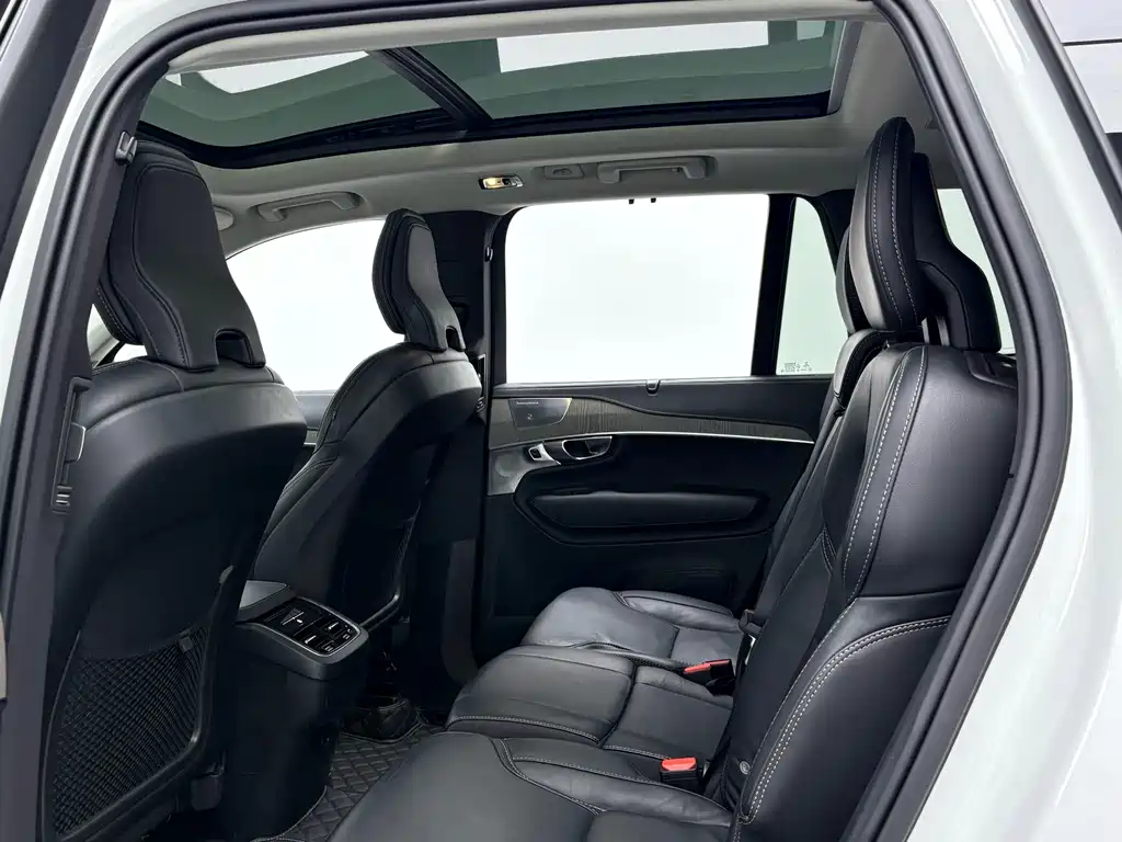 Volvo XC90 — миниатюра 7