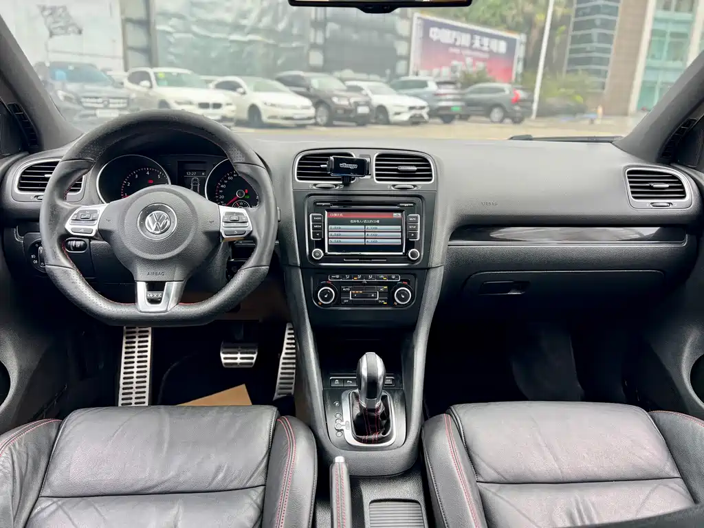 Volkswagen Golf GTI — миниатюра 6
