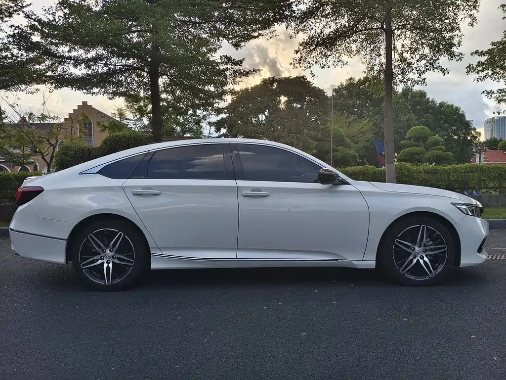 Honda Accord — миниатюра 4