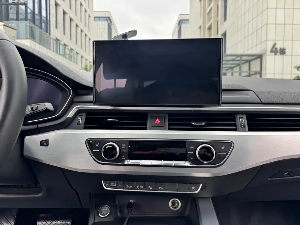 Audi A4L — миниатюра 15
