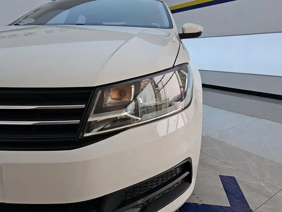 Volkswagen Santana — миниатюра 5