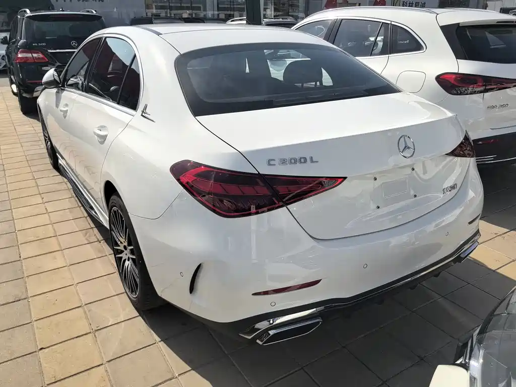 Mercedes-Benz C-Class — миниатюра 7