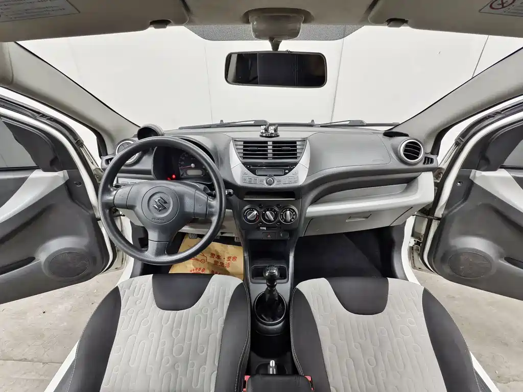 Suzuki Alto 2013 1.0L MT Luxury