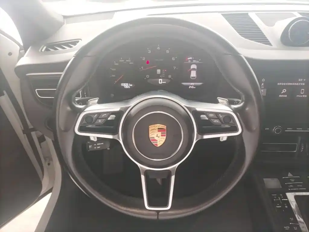 Porsche Macan — миниатюра 7