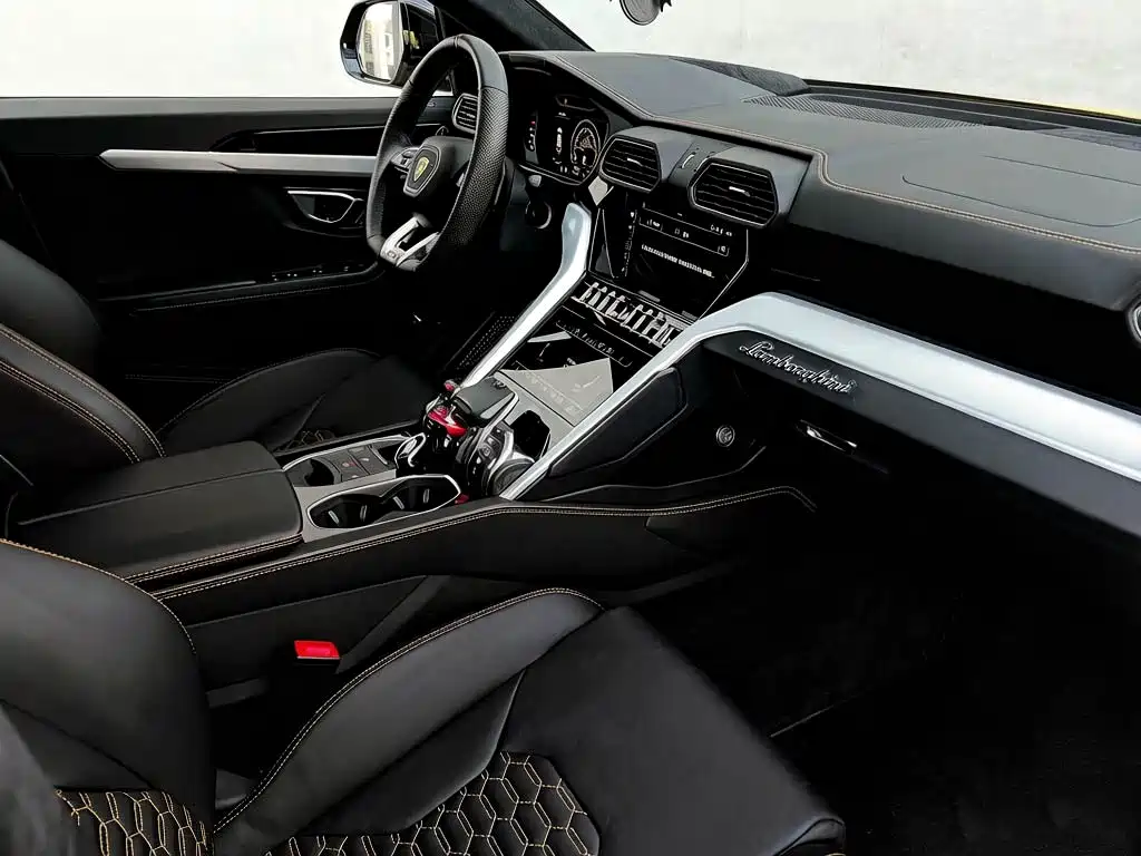Lamborghini Urus — миниатюра 16