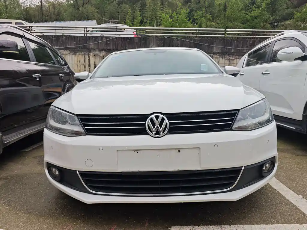 Volkswagen Sagitar 2012 1.4TSI AT Luxury