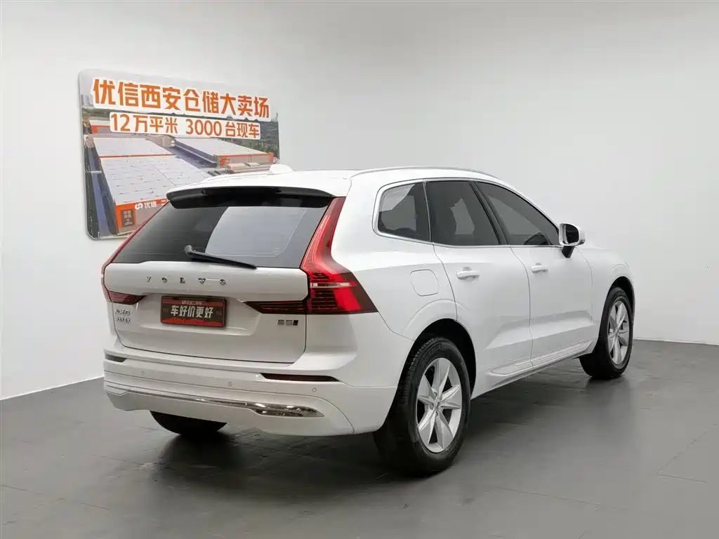Volvo XC60 2022 B5 Luxury