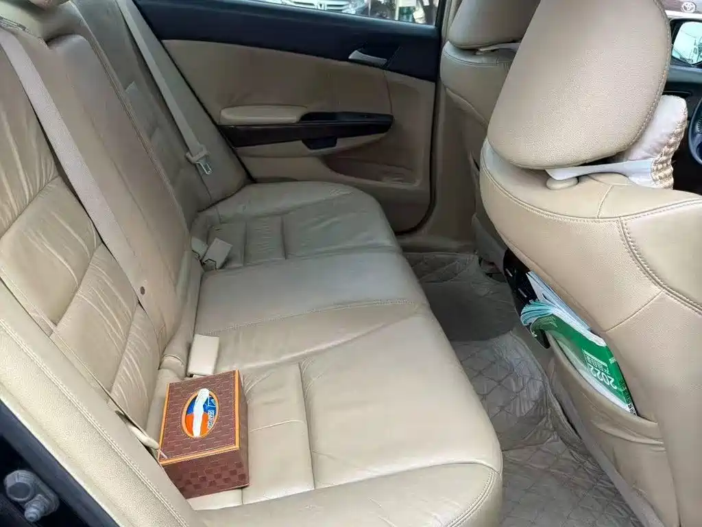 Honda Accord — миниатюра 8