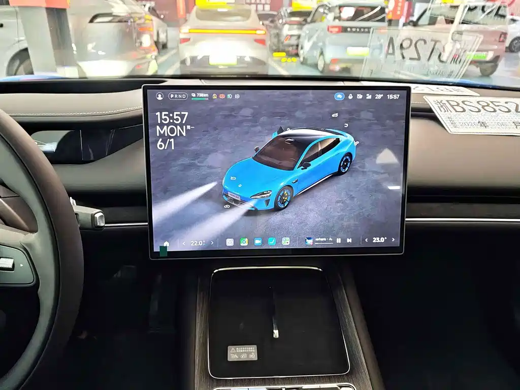 Xiaomi SU7 — миниатюра 4