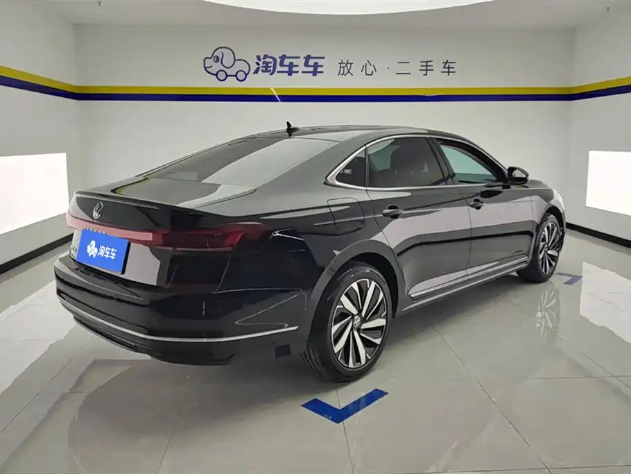 Volkswagen Passat 2025 330TSI Elite